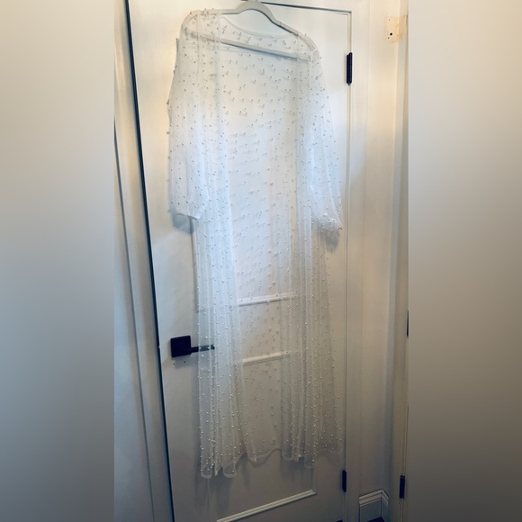 Floor length pearl tulle robe - Picture 3 of 6